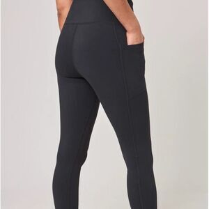 Mondetta Women's Yoga Pants Capri High Waist Large Black